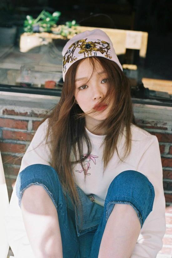 hoc cach mac dep nhu co nang lee sung kyung - hinh anh 1