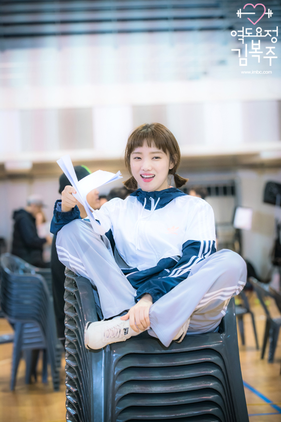 hoc cach mac dep nhu co nang lee sung kyung - hinh anh 35