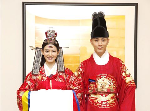 nhung chiec hanbok cuoi dep long lay cua co dau xu han - hinh anh 3