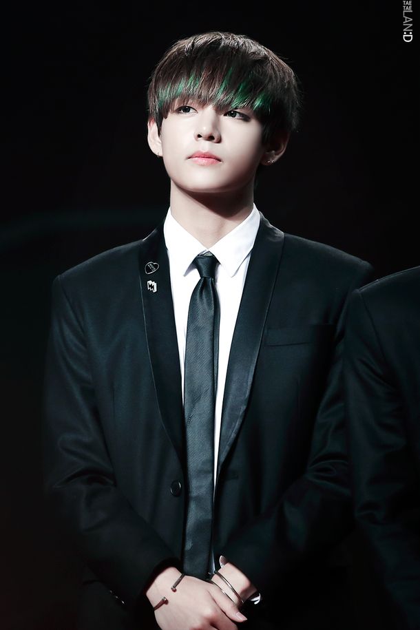 'chóa mát' vói 7 sác màu của kim taehyung - hinh anh 16