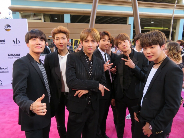 bts danh bai justin bieber, tro thanh nhom nhac kpop dau tien doat giai tai billboard music awards - hinh anh 9