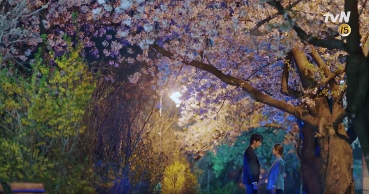 'thuy than” nam joo hyuk lan dau lo dien voi tao hinh day ma luc - hinh anh 1