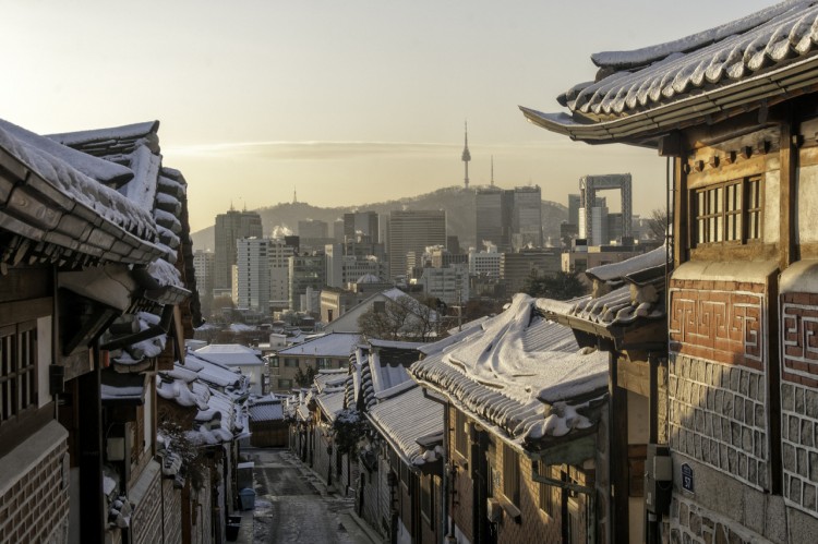 Đến Hàn Quôc đừng quên diện Hanbok và đi thăm làng cổ Bukchon Hanok nhé  - image 15