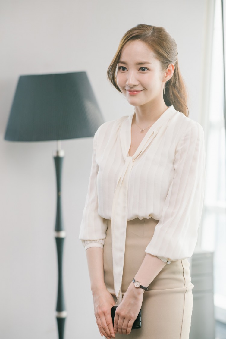  “My secretary Kim”: Park Min Young và Park Seo Joon khiến fan bấn loạn vì hình ảnh hậu trường - image 3