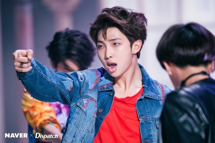 NAVER cùng Dispatch tung bộ hình đẹp siêu thực của BTS trước thềm comeback lịch sử

 - image 47