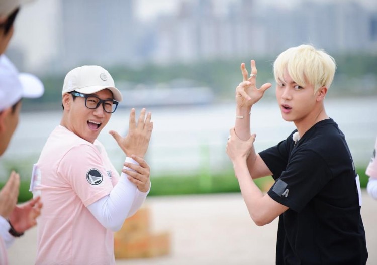 Ji Suk Jin thể hiện tình bạn thân thiết với Kim Seok Jin (BTS) trên kênh radio của mình - image 2