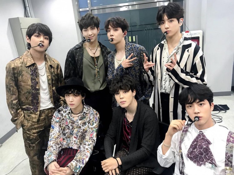 Sự nhầm lẫn “buồn cười” tại trường cũ của J Hope (BTS) - image 4