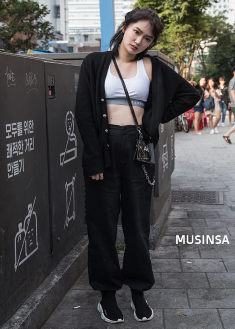 Street style giới trẻ Hàn tuần qua: chỉ toàn combo cũ rích mà vẫn nổi bần-bật  - image 3