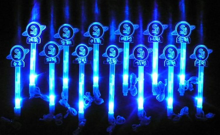 Biển sóng lightstick tại concert luôn là niềm tự hào của các fandom Hàn~ - image 18