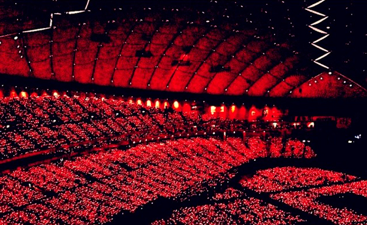 Biển sóng lightstick tại concert luôn là niềm tự hào của các fandom Hàn~ - image 21