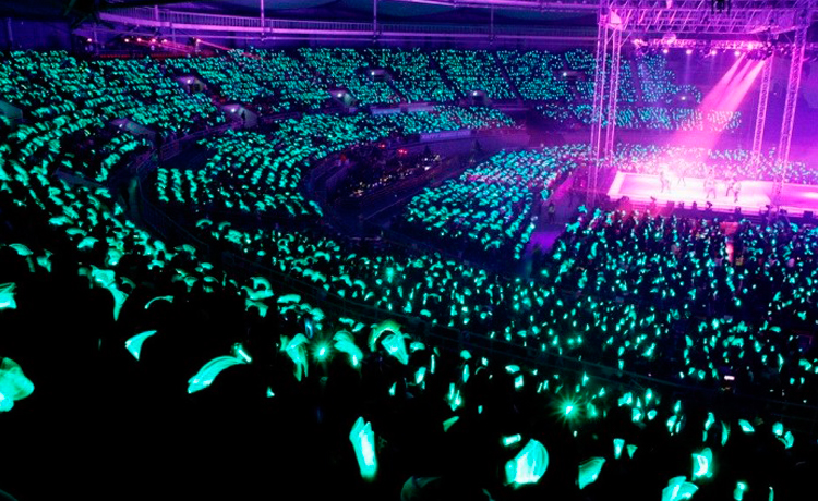 Biển sóng lightstick tại concert luôn là niềm tự hào của các fandom Hàn~ - image 35