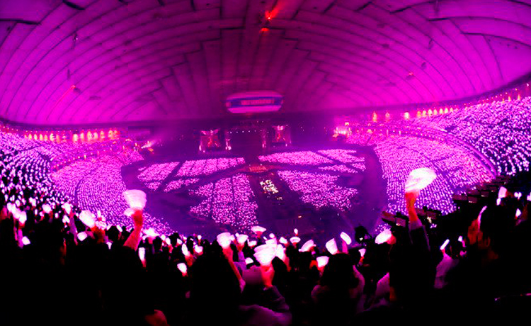 Biển sóng lightstick tại concert luôn là niềm tự hào của các fandom Hàn~ - image 101