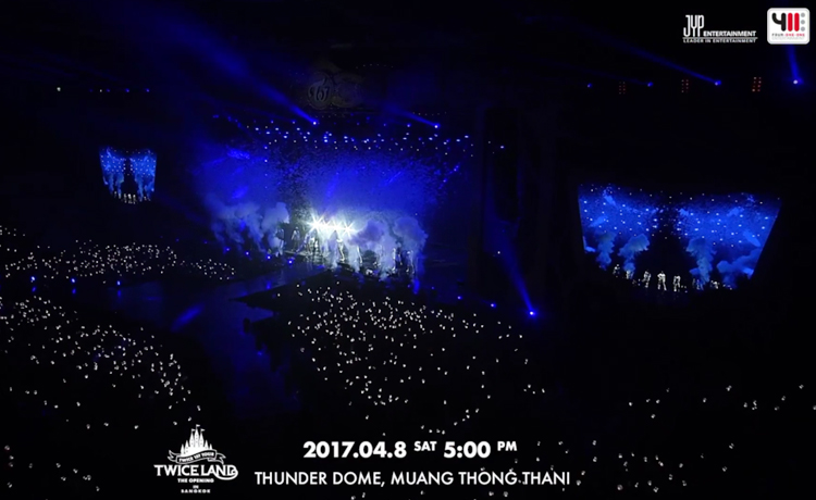 Biển sóng lightstick tại concert luôn là niềm tự hào của các fandom Hàn~ - image 118