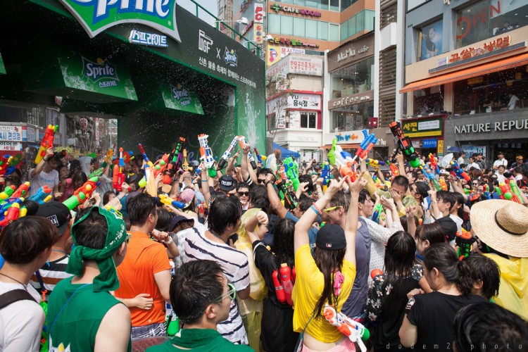 Không nên bỏ lỡ cơ hội đắm mình vào lễ hội súng nước Sinchon 2018 - image 2