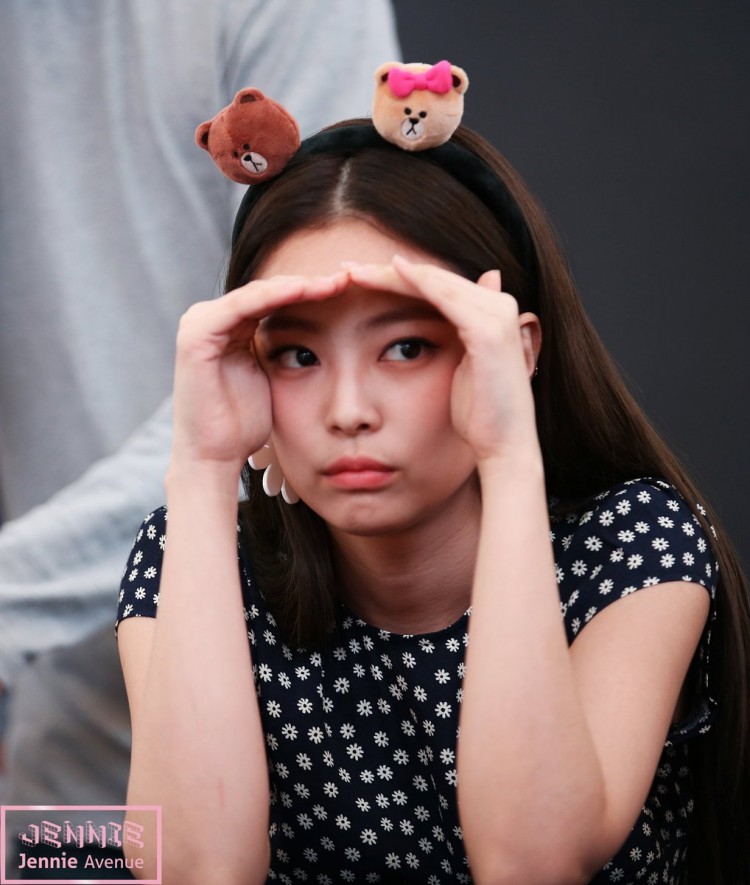 Rũ bỏ hình ảnh sexy trên sân khấu Jennie Black Pink “siêu cưng” tại fansign - image 8