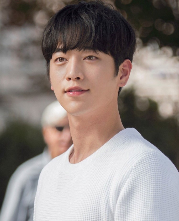 “Robot Nam Shin” Seo Kang Joon đẹp xuất thần trong tạp chí CeCi tại Thái Lan - image 9