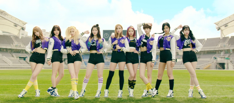 Điểm sơ lại hình ảnh TWICE bị tố liên tục sao chép SNSD từ khi debut đến nay - image 7