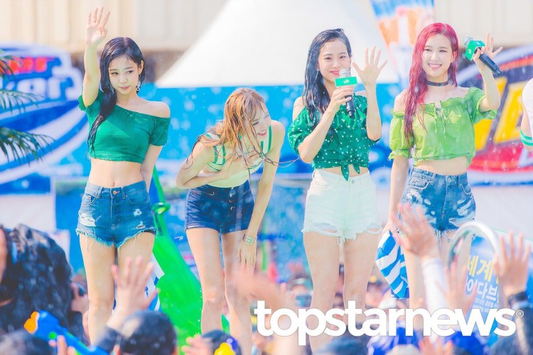 Mát mắt với chùm ảnh của BlackPink khi tham gia Sprite Waterbomb Festival 2018 - image 9