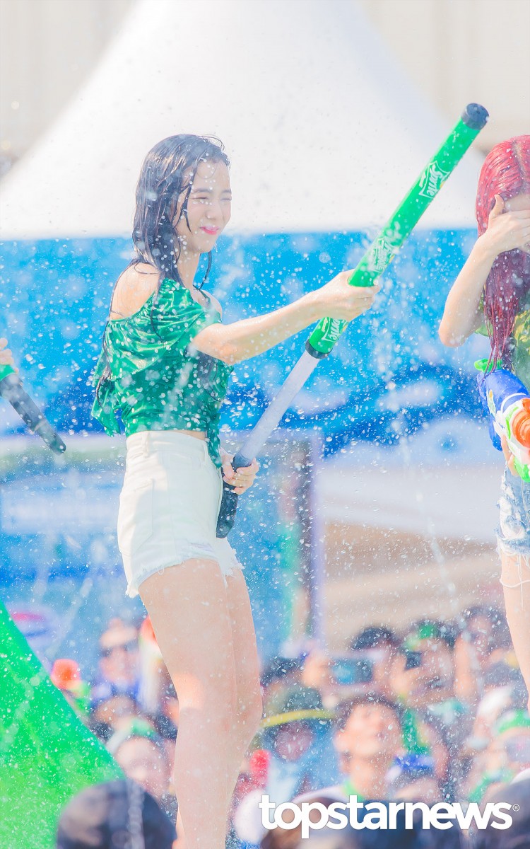 Mát mắt với chùm ảnh của BlackPink khi tham gia Sprite Waterbomb Festival 2018 - image 13