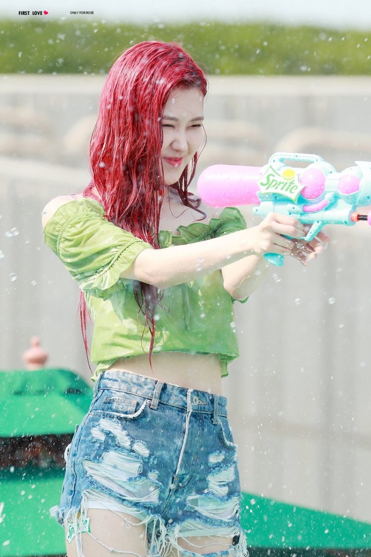 Mát mắt với chùm ảnh của BlackPink khi tham gia Sprite Waterbomb Festival 2018 - image 15