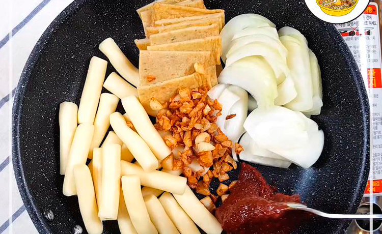 Tteobokki tỏi nguyên thủy phải vầy mới đúng chất!!  - image 15