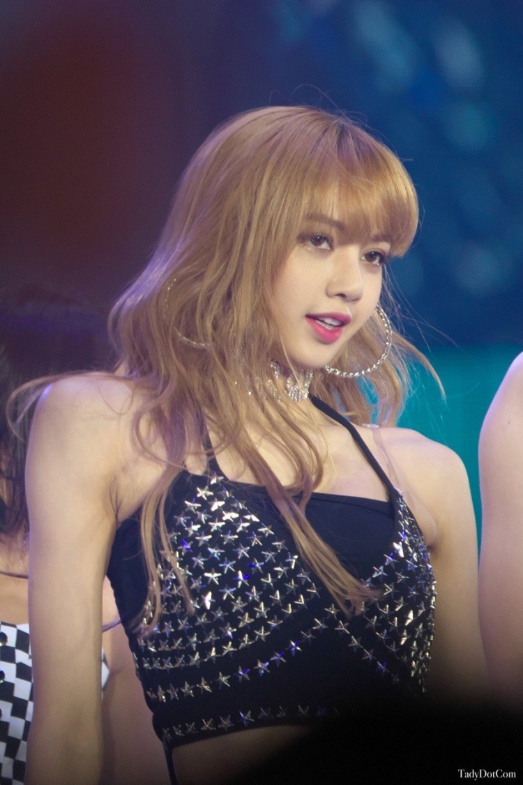 Chỉ vì một bài đăng trên Instagram mà Lisa BlackPink ngay lập tức lên báo vì lý do này đây - image 1