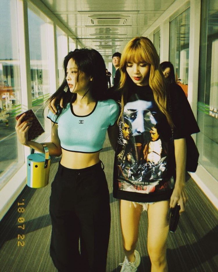 Gây sự chú ý với ý đồ khoe eo khi diện croptopNaeunApinknhưng khán giả chỉ nhớ JennieBlackPink  - image 19