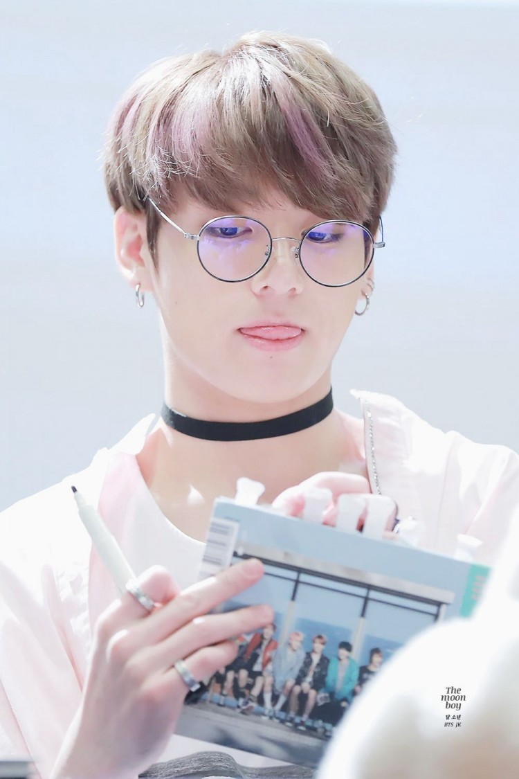 Trước thềm comeback JungKook đổi màu tóc mới đẹp áp đảo các thành viênfandom nhầm thành trai đẹpJin - image 7