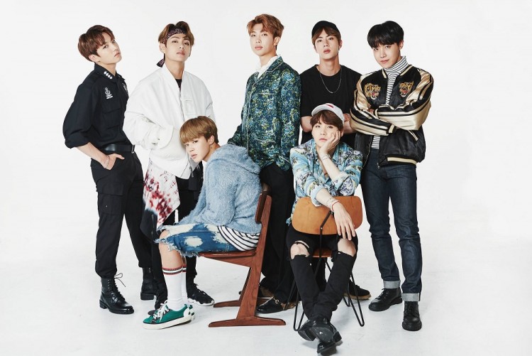 BTS nổ phát súng đầu tiên cho màn comeback tháng 8 AMRY chính thức bắt đầu khởi động màn tranh hạng - image 1