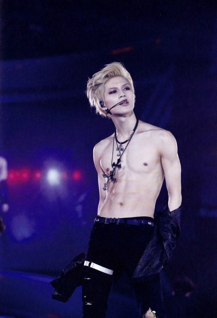 Không cần các mỹ nữ Kpop lên tiếng loạt idol nam thừa sức theo trào lưu thả cá vào xương vai xanh  - image 9