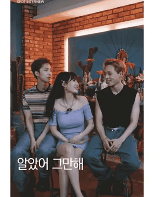 Hàng loạt bằng chứng fan bắt gặp Jungyeon lơ Jimin ngay giữa bàn dân chuyện gì giữa đồng nghiệp - image 1