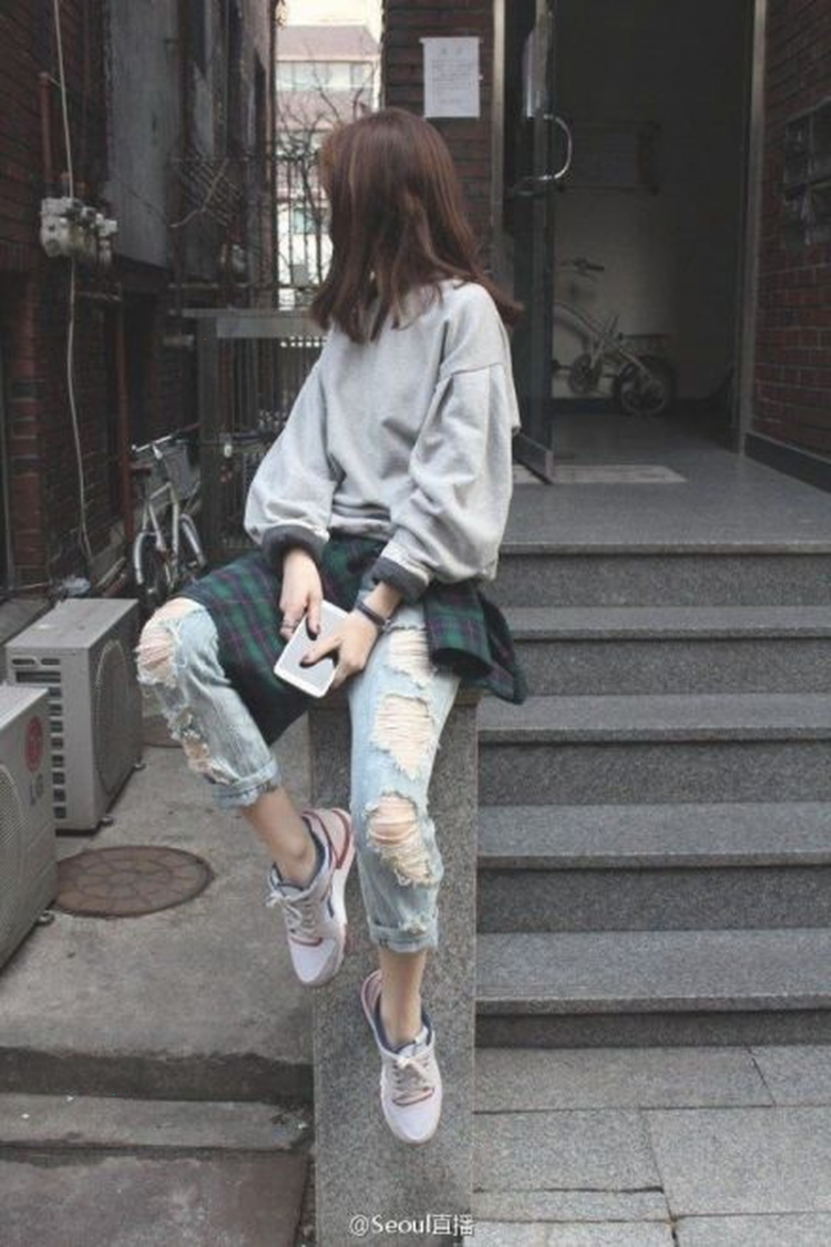 Niệm 3 câu thần chú sau để không để rơi vào hố sâu “mua nhiều nhưng không mặc được bao nhiêu - image 2