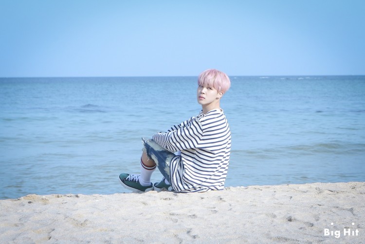 “Song Ji tiên tử” Jimin - Jihoon cách biệt 5 năm tuổi nghề và tình yêu mãnh liệt dành cho áo kẻ sọc - image 2