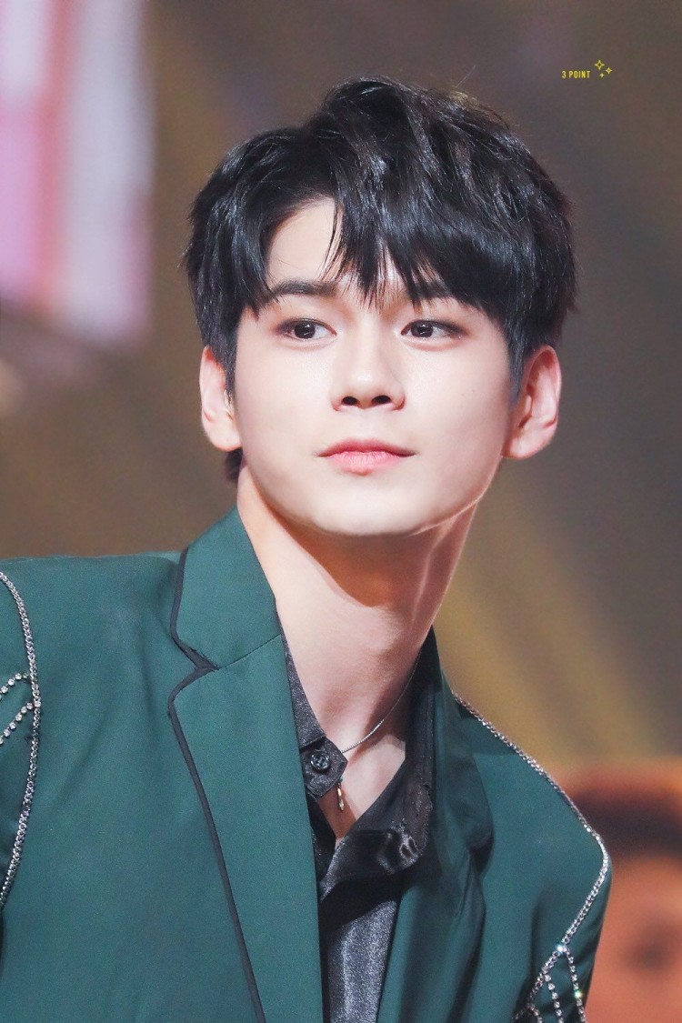 Ong Seong WooWannaOne chia sẻ Quan trọng không phải là thần thái mà là cặp lông mày phù hợp  - image 5