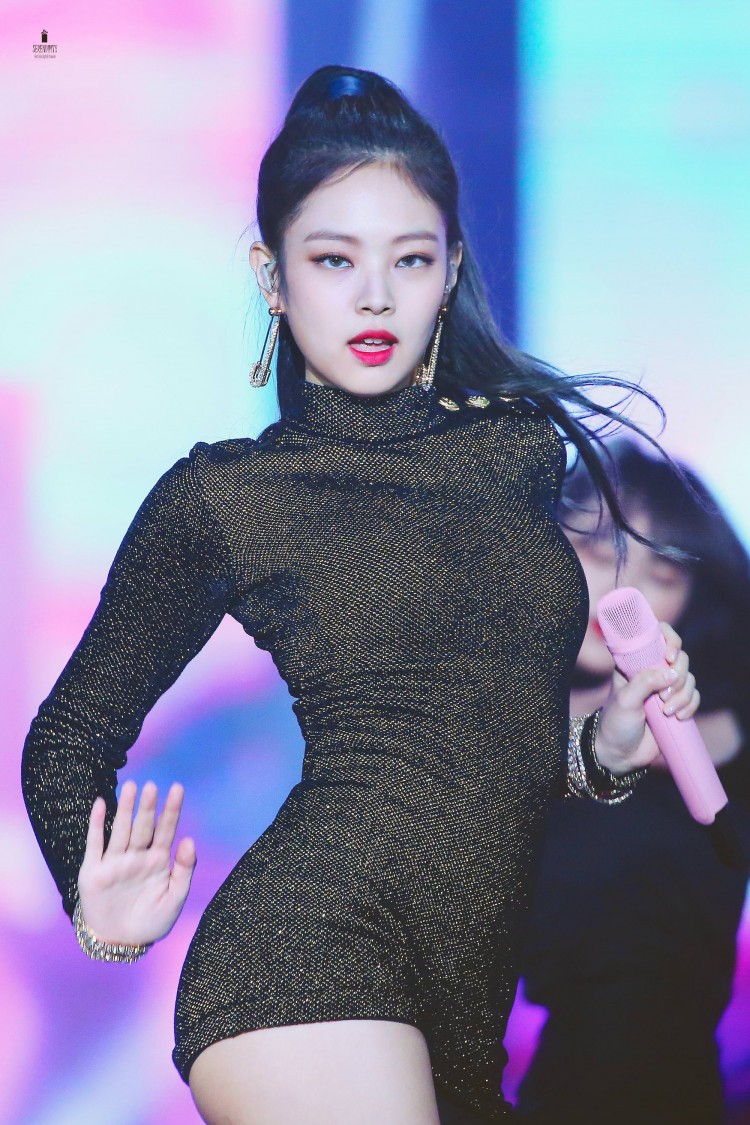 Khi Jennie BlackPink SeolhyunAOA NaeunAPink Hyuna Diện toàn đồ kén dáng nhưng ai xuất sắc  - image 4