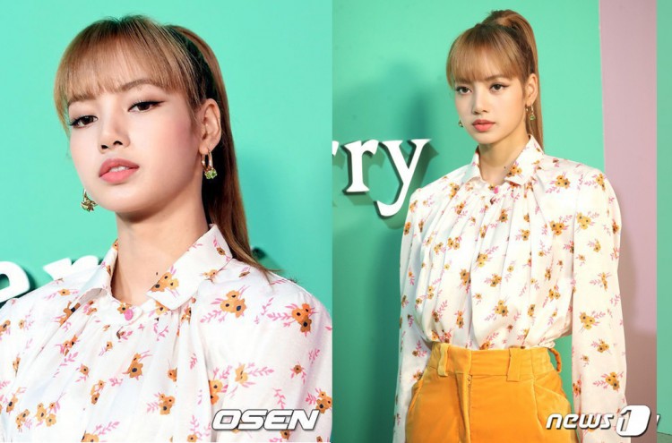 Yêu lắm thương lắm nên so kỹ lắm stylist chế nhẫn thành khuyên tai cho Lisa Black Pink - image 5