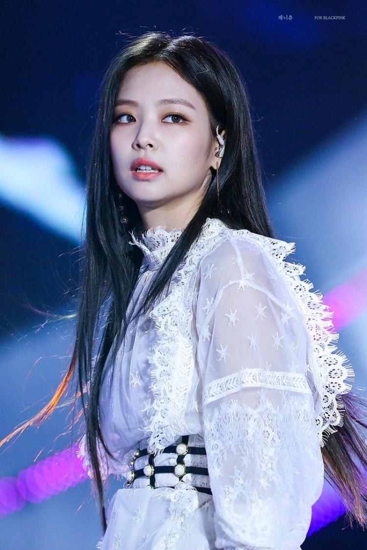 Mới debut 4 tháng mà thành viên đẹp lạ của GI-DLE đã được khen thần thái chẳng kém cạnh Jennie - image 1