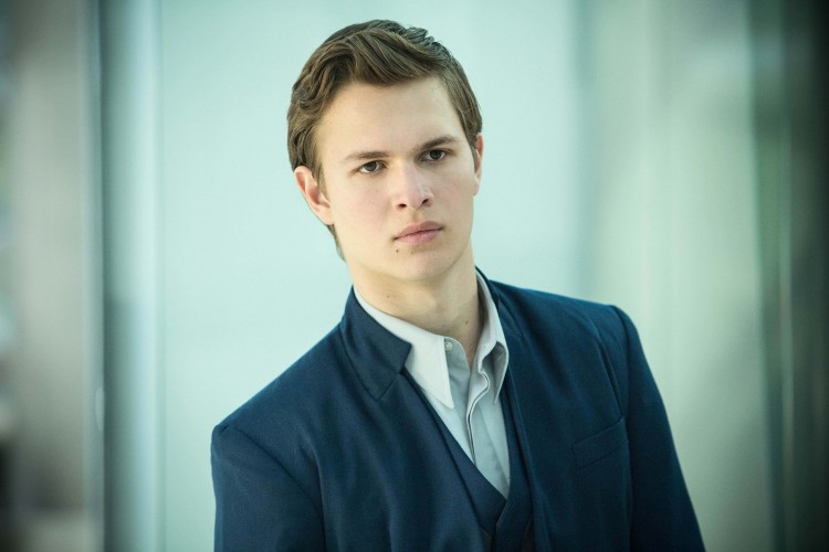 Ngôi sao Hollywood ANSEL ELGORT làm người hâm mộ sốc khi thay đổi avata Twitter bằng hình VBTS - image 4