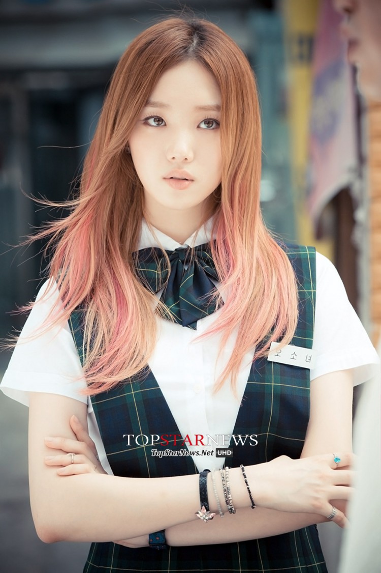 Stylist quyết tâm cho Lee Sung Kyung thay đổi hình tượng ti tỉ lần thì cũng được khen chất và bí ẩn - image 4