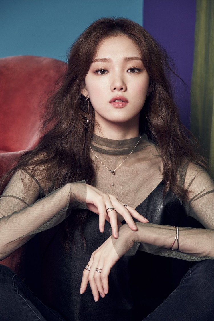 Stylist quyết tâm cho Lee Sung Kyung thay đổi hình tượng ti tỉ lần thì cũng được khen chất và bí ẩn - image 6