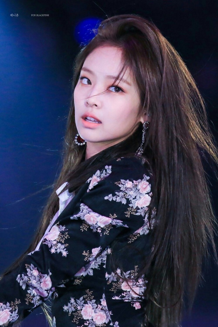 Sang chảnh nhưng Jennie BlackPink lại khiến fan phát cuồng từ hành động rất lầy - image 4