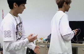 Hàng loạt hình ảnh cho thấy đứa trẻ bên trong của anh em sinh đôi TaeTae -Jungkook  - image 5
