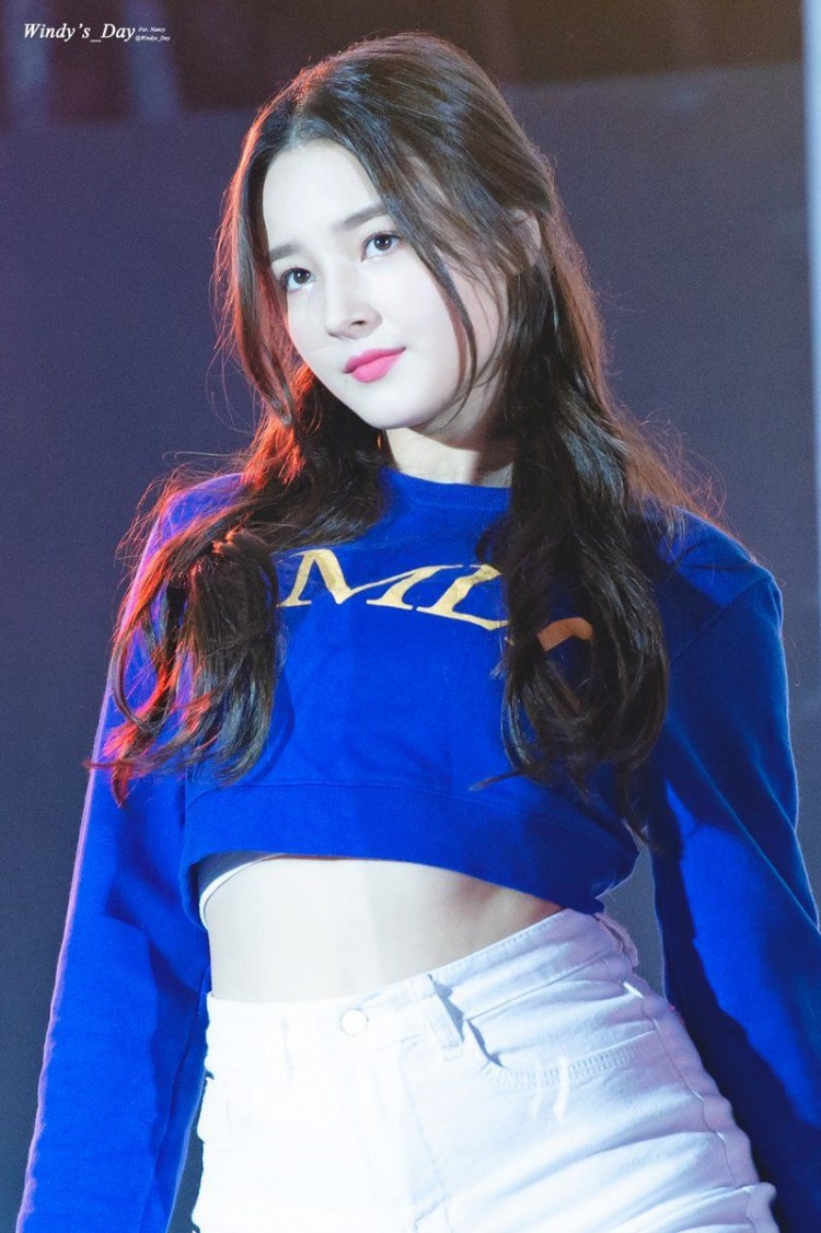 Nancy MOMOLAND bị đối xử bất công 1 cách lộ liễu tại Asia Song Festival 2018 fan nữ thần bức xúc - image 1