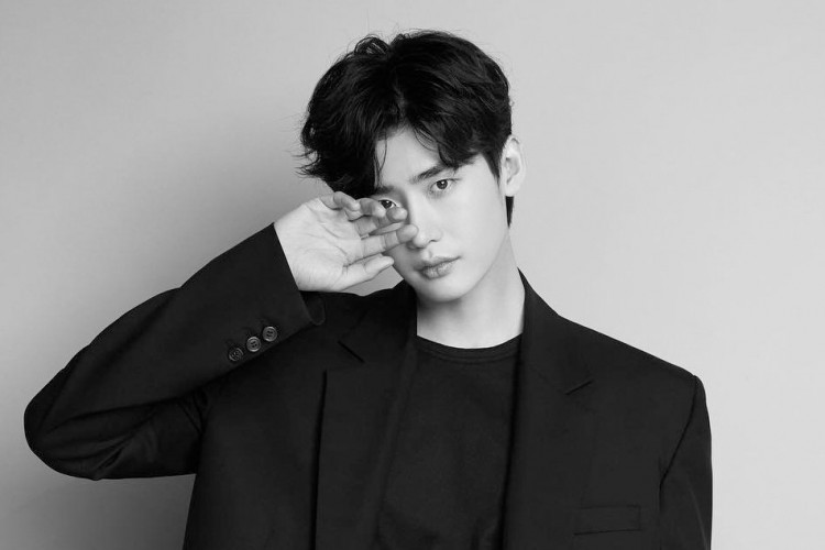 Fanboy hạnh phúc nhất thế giới Lee Jong Suk chính thức cặp kè nên duyên màn ảnh với thần tượng! - image 1