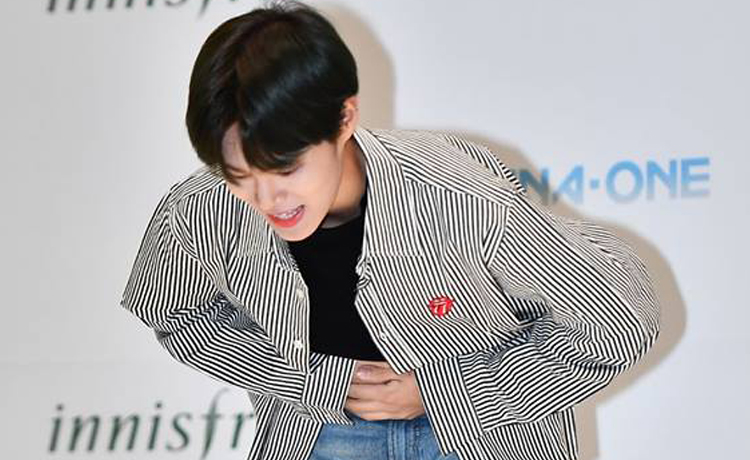 Một tư thế duy nhất lại chứng tỏ Lee Daehwi xứng đáng danh hiệu bé ngoan của K-pop - image 3