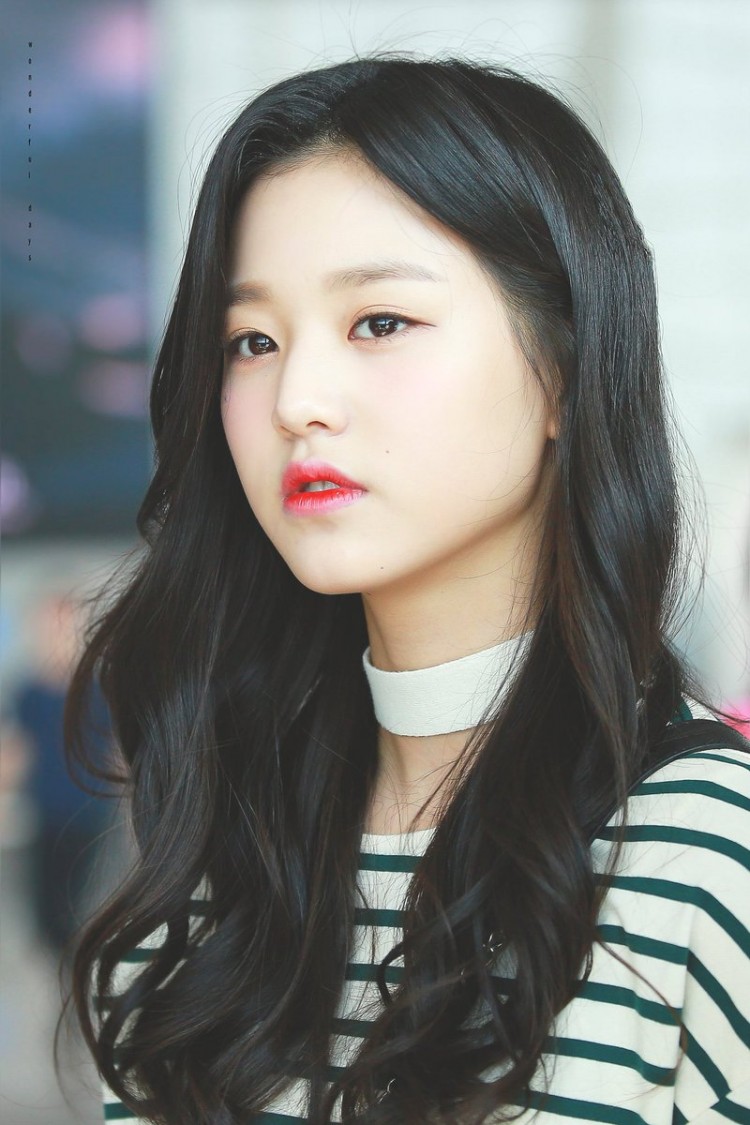 Jang WonYoung IZ  ONE được cho là người giả tạo ít kỉ ngoài tỏa vẻ là thiên thần trong thì gato - image 1