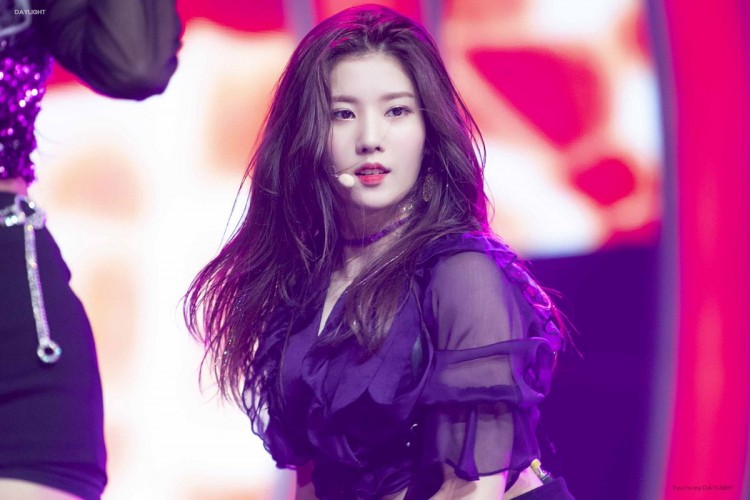 Được gọi là bản sao của Irene Kwon Eunbi IZONE có gì hơn ngoài nhan sắc từng chìm nghỉm khi debut - image 4