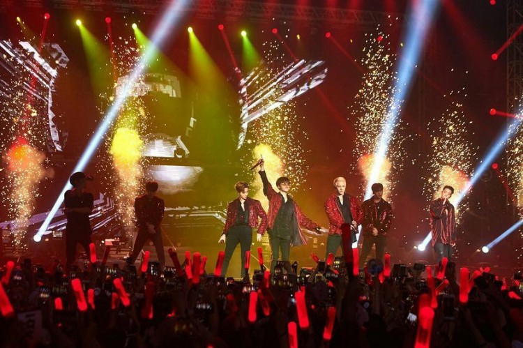 Concert iKON tại Jakarta bị cảnh sát can thiệp nhưng không phải vì sự cố mà là vì… - image 1