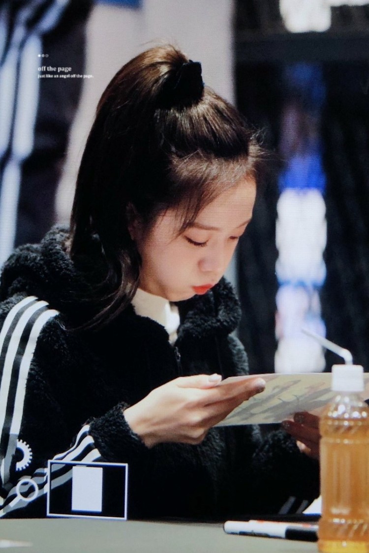 Mỹ nhân Jisoo và thói quen khó bỏ tại fansign chỉ fan ruột mới có thể nhận ra - image 2