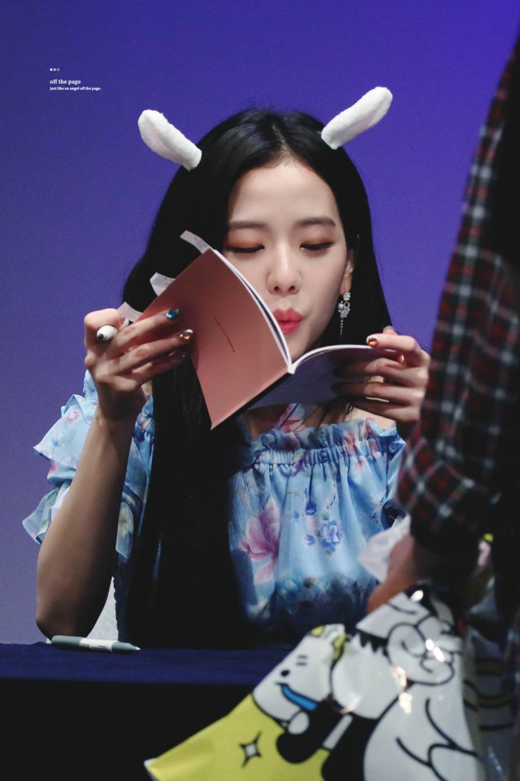 Mỹ nhân Jisoo và thói quen khó bỏ tại fansign chỉ fan ruột mới có thể nhận ra - image 4